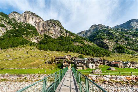 Chiavenna e paesaggio della Valchiavenna