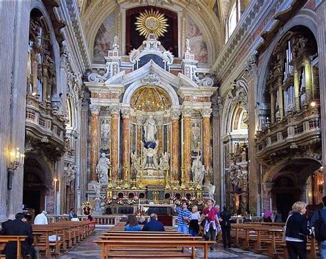 Interno barocco della Chiesa del Gesù Nuovo