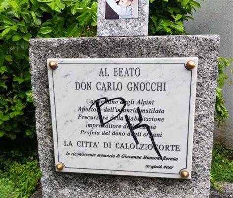 Lapide dedicata a don Carlo Gnocchi