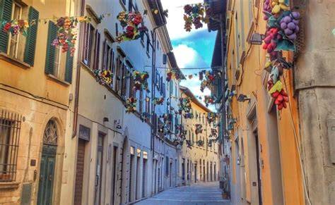 Centro storico di Noia e ría galiziana