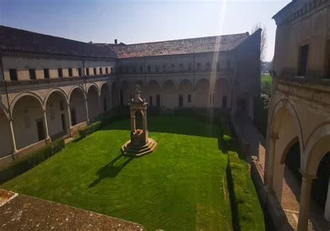 Chiostro rinascimentale dell’Abbazia di Carceri