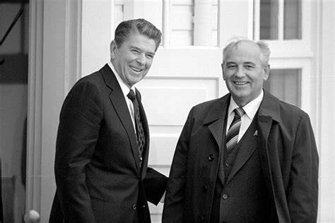Reagan e Gorbaciov vertice disarmo