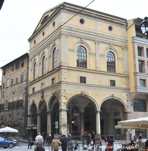 Loggia medievale del grano a Firenze