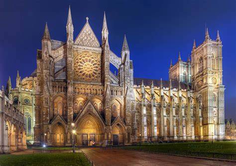 Abbazia di Westminster illuminata sera