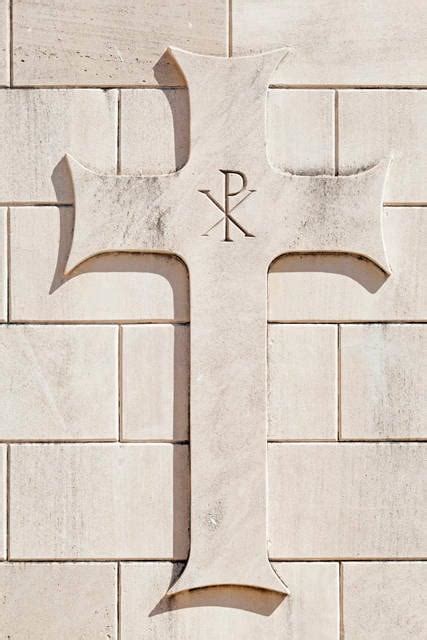 croce patriarcale nell'arte cristiana