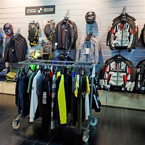 Abbigliamento e accessori motociclistici showroom