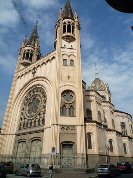 Facciata del Sacro Cuore Torino