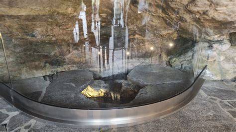 Sorgente di Lourdes alla Grotta Massabielle
