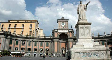 Royal Dante e Piazza Dante Napoli