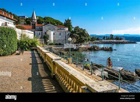 lungomare e hotel di Abbazia Croazia