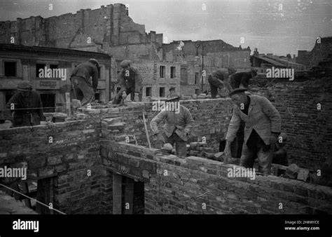 ricostruzione Varsavia dopo Seconda guerra mondiale