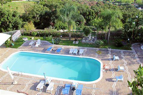 Villa con piscina vista Golfo Policastro