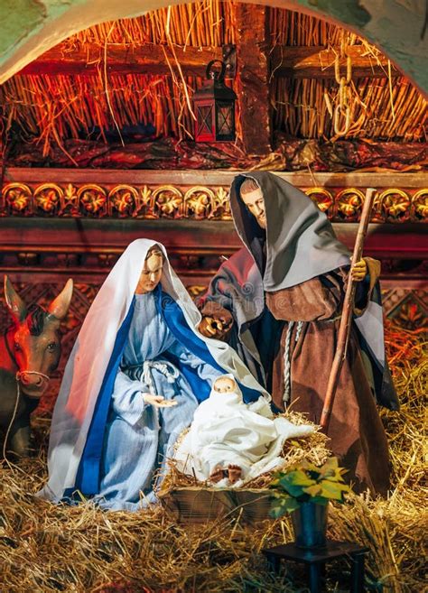 Dettagli della scena domestica nella Natività
