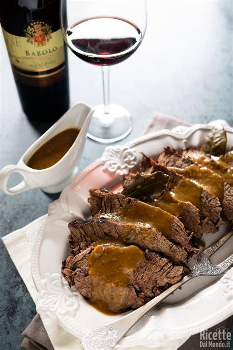 Barolo servito con brasato piemontese