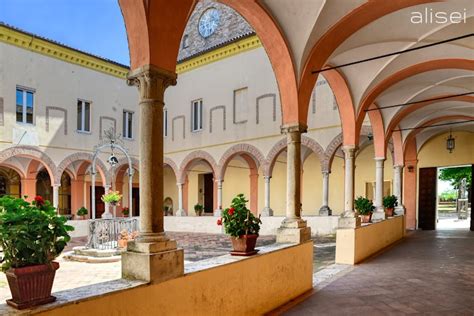 Chiostro piccolo Abbazia Santa Maria del Monte