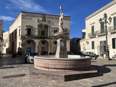 Piazza San Nicola vista sulla costa