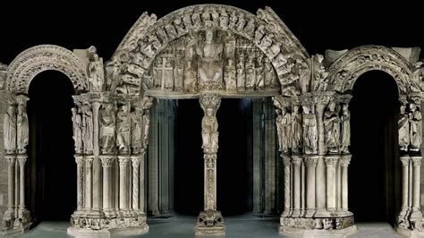 Portico della Gloria e sculture medievali