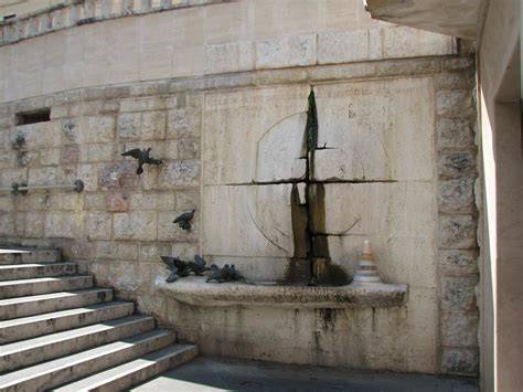 Fontana della Vita Basilica Santa Rita