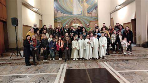 Ragazzi durante il catechismo parrocchiale