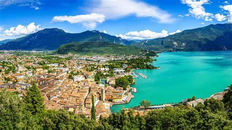 Lago di Virelles e paesaggio del Pays des Lacs