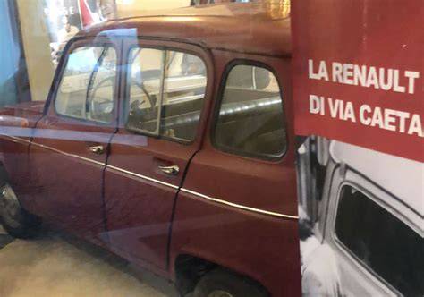 Via Caetani e Renault rossa di Moro