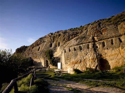 Grotte di Riesi necropoli sicula