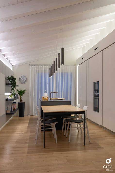 Interni moderni con cucina a vista