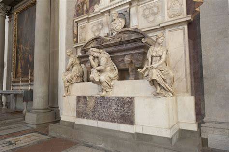Tombe monumentali nella Basilica Santa Croce
