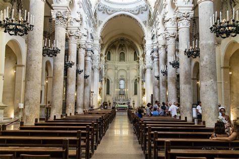 Interno della Cattedrale di Lecce