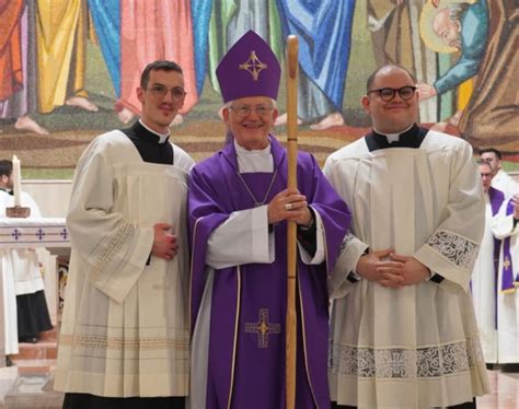 Vescovo presbitero diacono ministeri ordinati