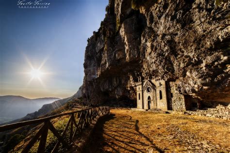 Eremo di San Michele Arcangelo nella roccia
