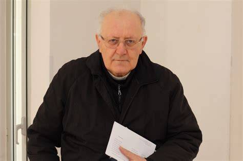 Comunità parrocchiale saluta sacerdote