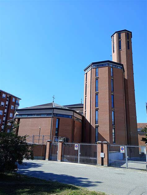 Chiesa Maria Regina Mundi Nichelino