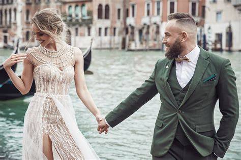 Sposi durante matrimonio civile Venezia