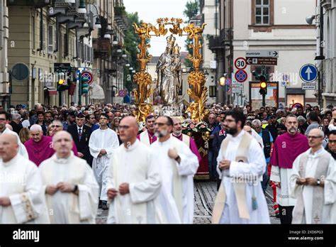 Processione della Madonna della Pietra