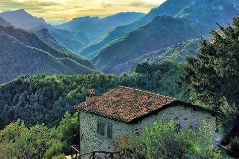Borgo panoramico di Calomini in Garfagnana
