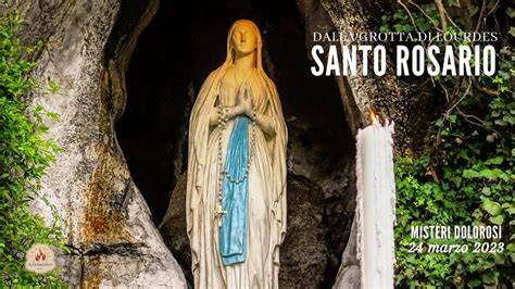 Bernadette recita il Rosario a Lourdes