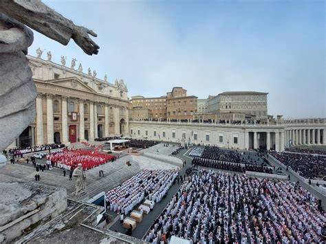 Funerali di Benedetto XVI in Piazza San Pietro