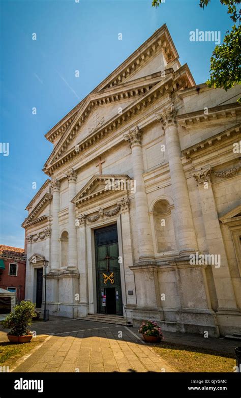 Facciata della Basilica San Pietro Castello Venezia