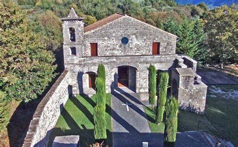 Eremo di San Vitaliano immerso nel verde