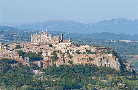 Vista della Rupe e Duomo da Orvieto