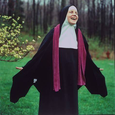 Dolores Hart nei panni di santa Chiara