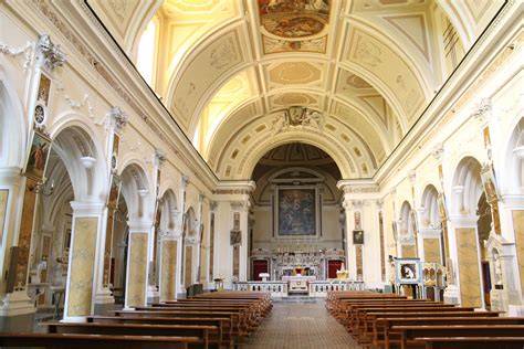 Interno barocco della chiesa palermitana