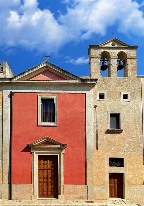 Facciata della chiesa Sacro Cuore Molfetta