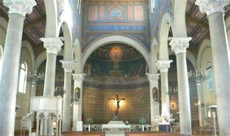Interno storico chiesa Sacro Cuore Molfetta