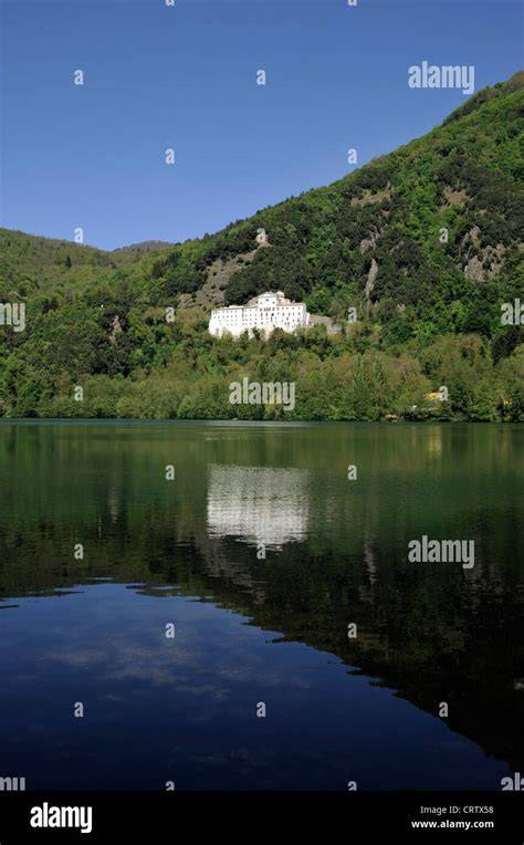 Abbazia di San Michele sul Lago Piccolo