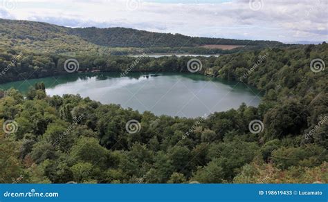 Panorama dei Laghi di Monticchio dal santuario