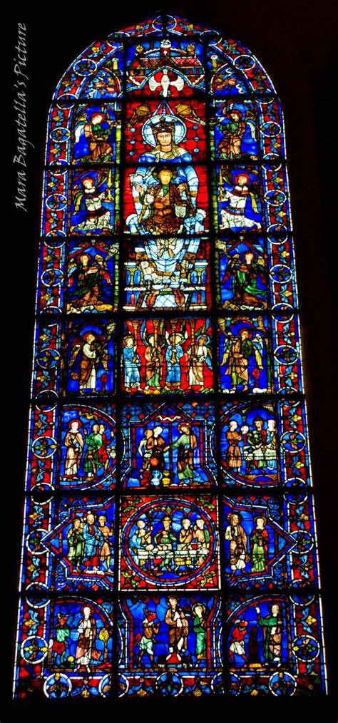 Vetrate blu medievali della cattedrale di Chartres