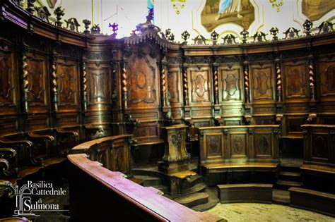Coro ligneo del presbiterio di Altamura