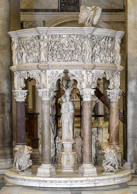 Pergamo di Giovanni Pisano nel Duomo